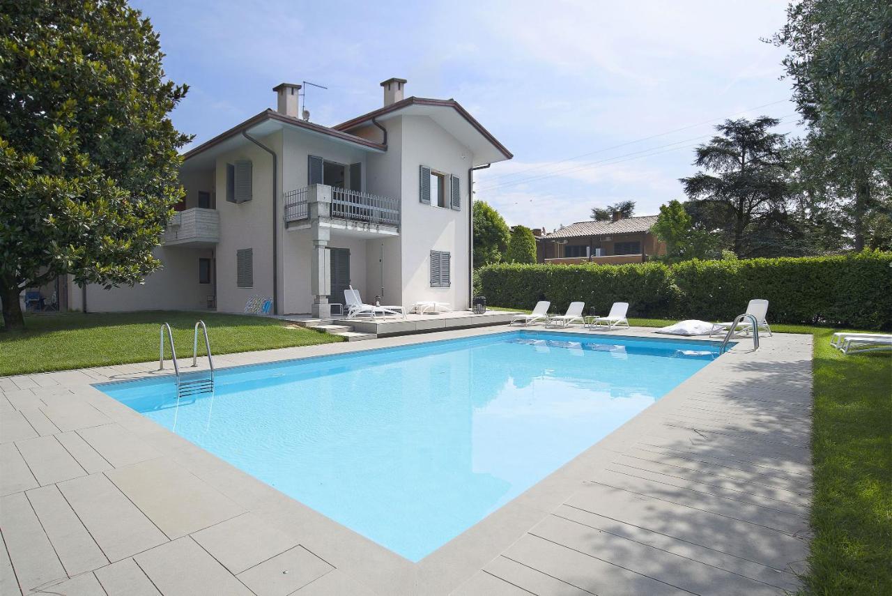 Apartmán Baseventuno 4 Bilocale Sirmione Exteriér fotografie