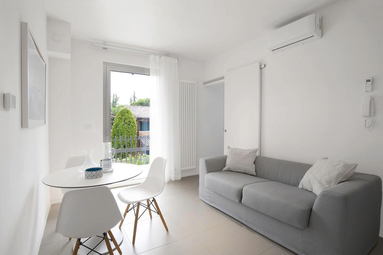 Apartmán Baseventuno 4 Bilocale Sirmione Exteriér fotografie